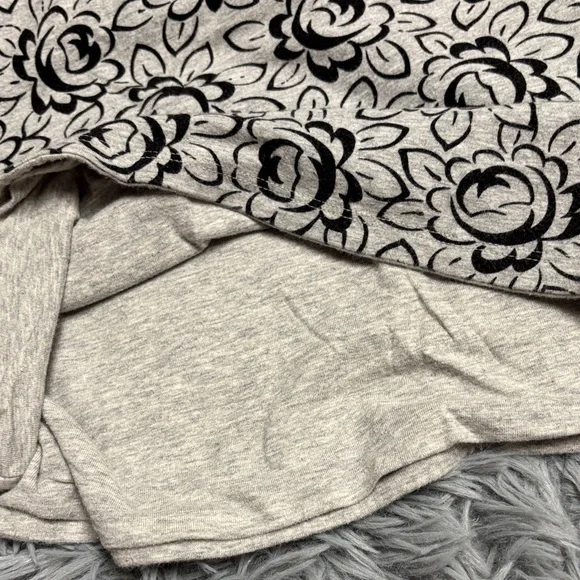 Y2k Gray Floral Tube Top - Picture 8 of 14